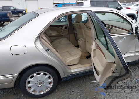 1998 Mercedes-Benz E 320 from USA, damaged, VIN WDBJF65F2WA648301